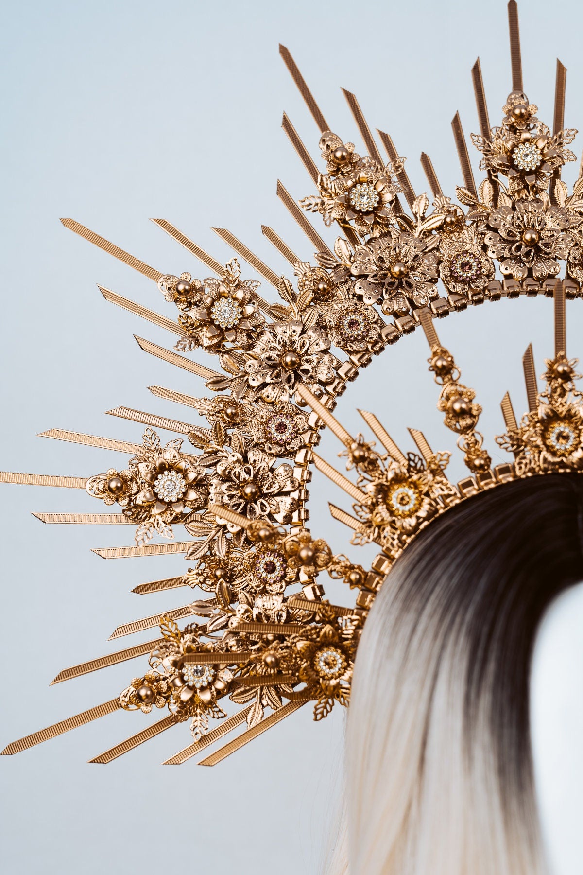 Golden Sunburst Halo Crown, Celestial Wedding Tiara, Festival Goddess Crown, Statement Bridal Headpiece, Luxurious Gold Sun Crown