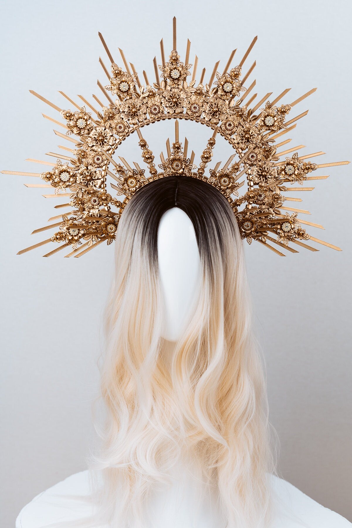 Golden Sunburst Halo Crown, Celestial Wedding Tiara, Festival Goddess Crown, Statement Bridal Headpiece, Luxurious Gold Sun Crown