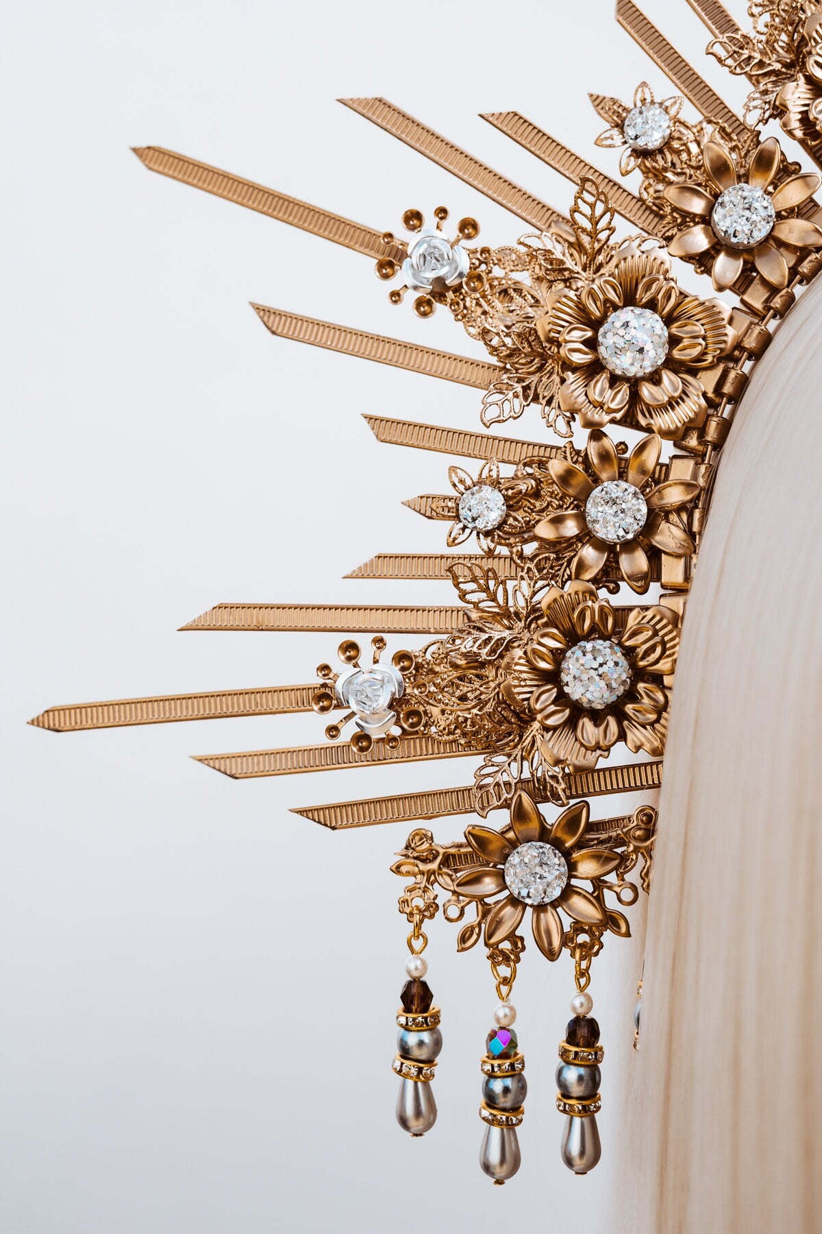 Celestial Halo Crown, Gold Bridal Headpiece, Goddess Crown, Luxury Festival Halo, Wedding Sun Crown, Sacred Sunburst Tiara,Fantasy Headpiece