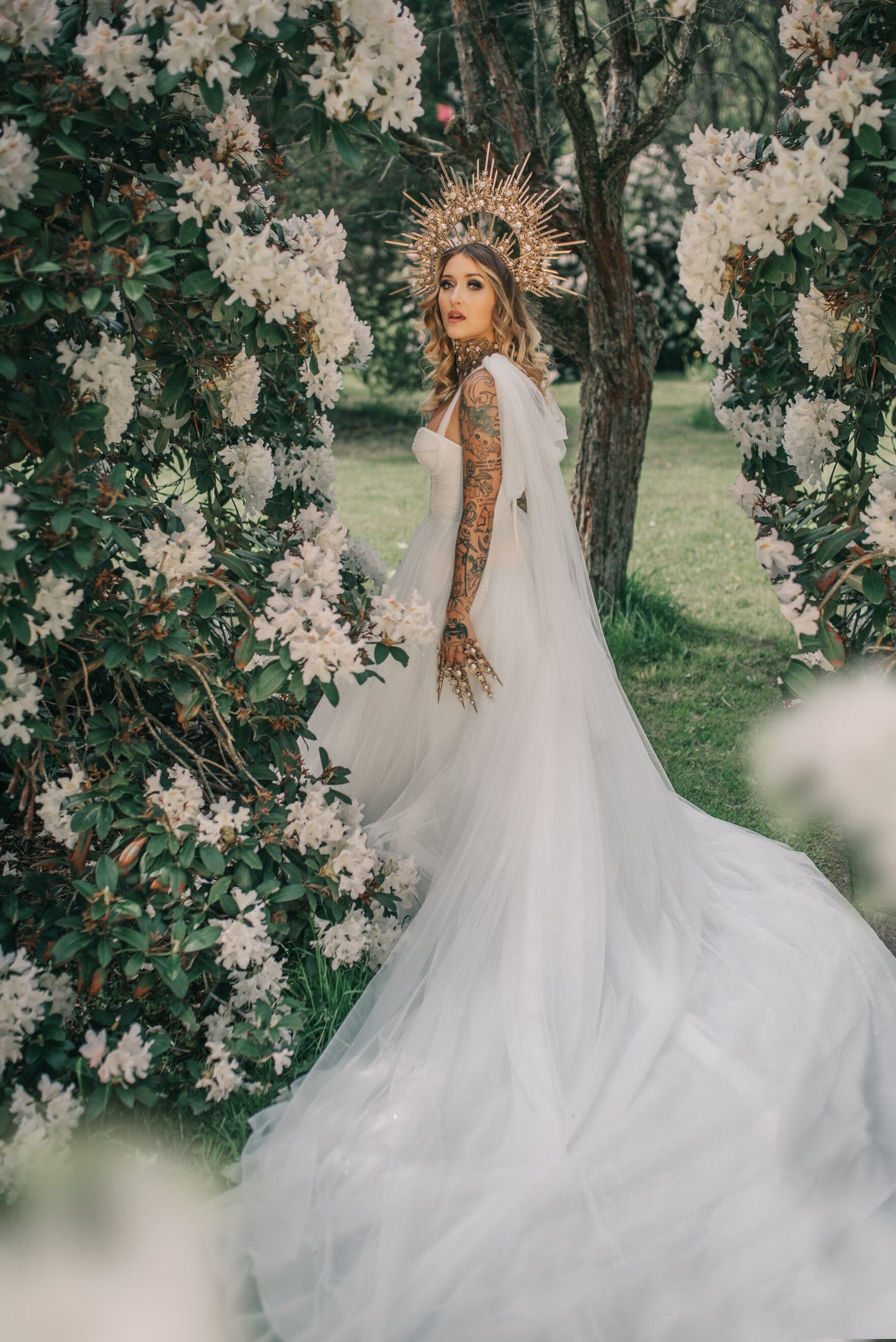 Golden Finger Claws, Bridal Hand Jewelry, Celestial Nail Rings, Statement Finger Armor, Wedding Claw Rings, Goddess Handpiece, Fantasy Nails