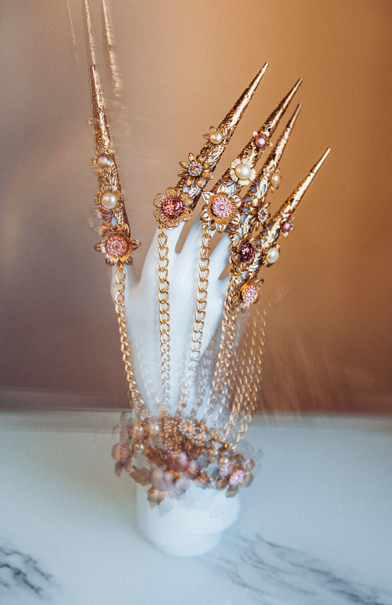 Flower Finger Claws, Gold Bracelet, Nails Jewellery, Halloween, Filigree Jewellery, Gold Finger Jewellery, Photo props, Flower Jewelry, Boho