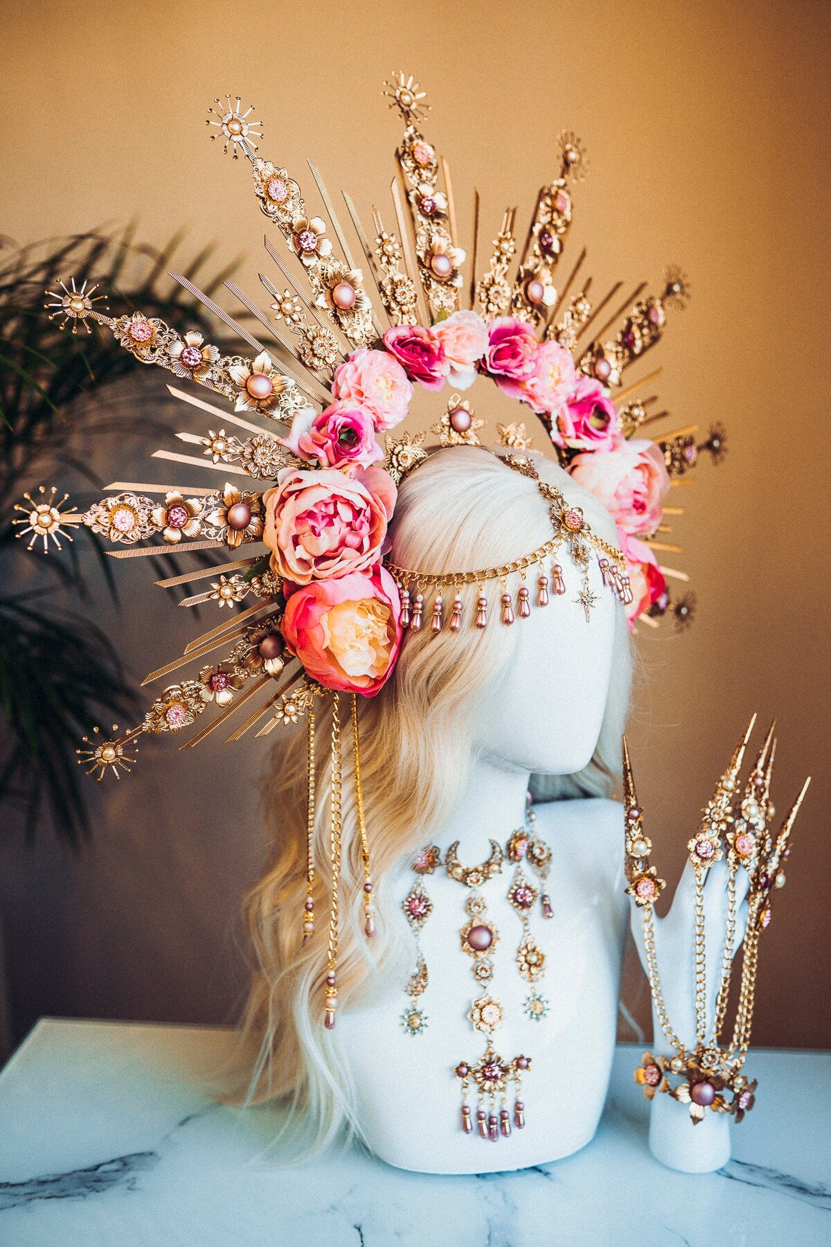 Flower Finger Claws, Gold Bracelet, Nails Jewellery, Halloween, Filigree Jewellery, Gold Finger Jewellery, Photo props, Flower Jewelry, Boho