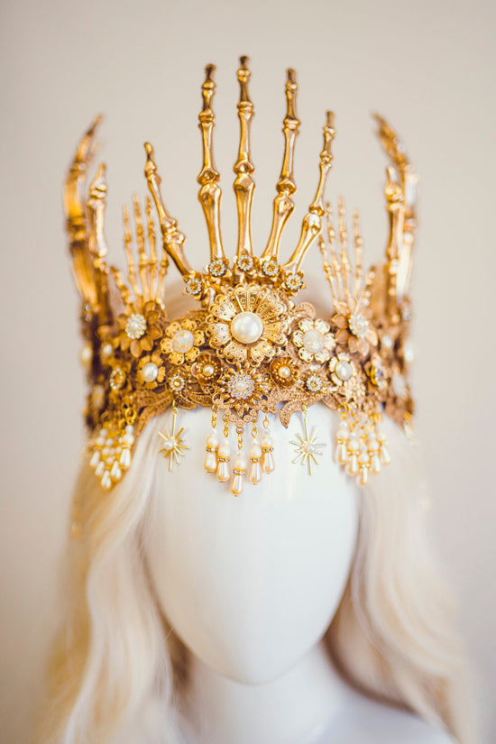 Gold Skeleton Crown,Gothic Halloween Tiara,Bone Queen Headdress,Skull Costume Look,Witchy Headpiece,Spooky Crown,Macabre Accessory