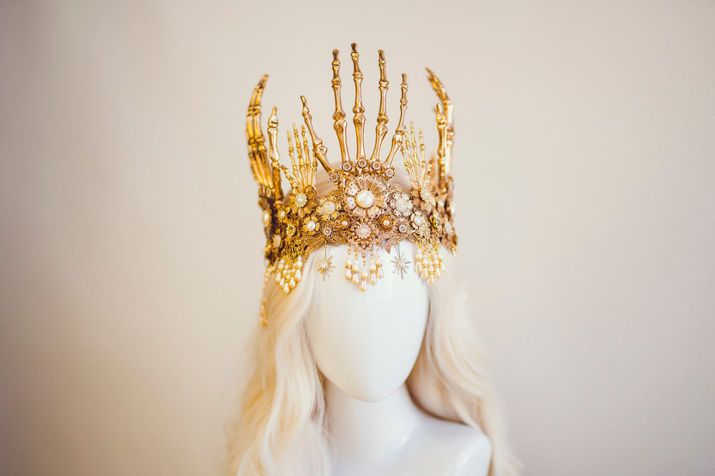 Gold Skeleton Crown,Gothic Halloween Tiara,Bone Queen Headdress,Skull Costume Look,Witchy Headpiece,Spooky Crown,Macabre Accessory