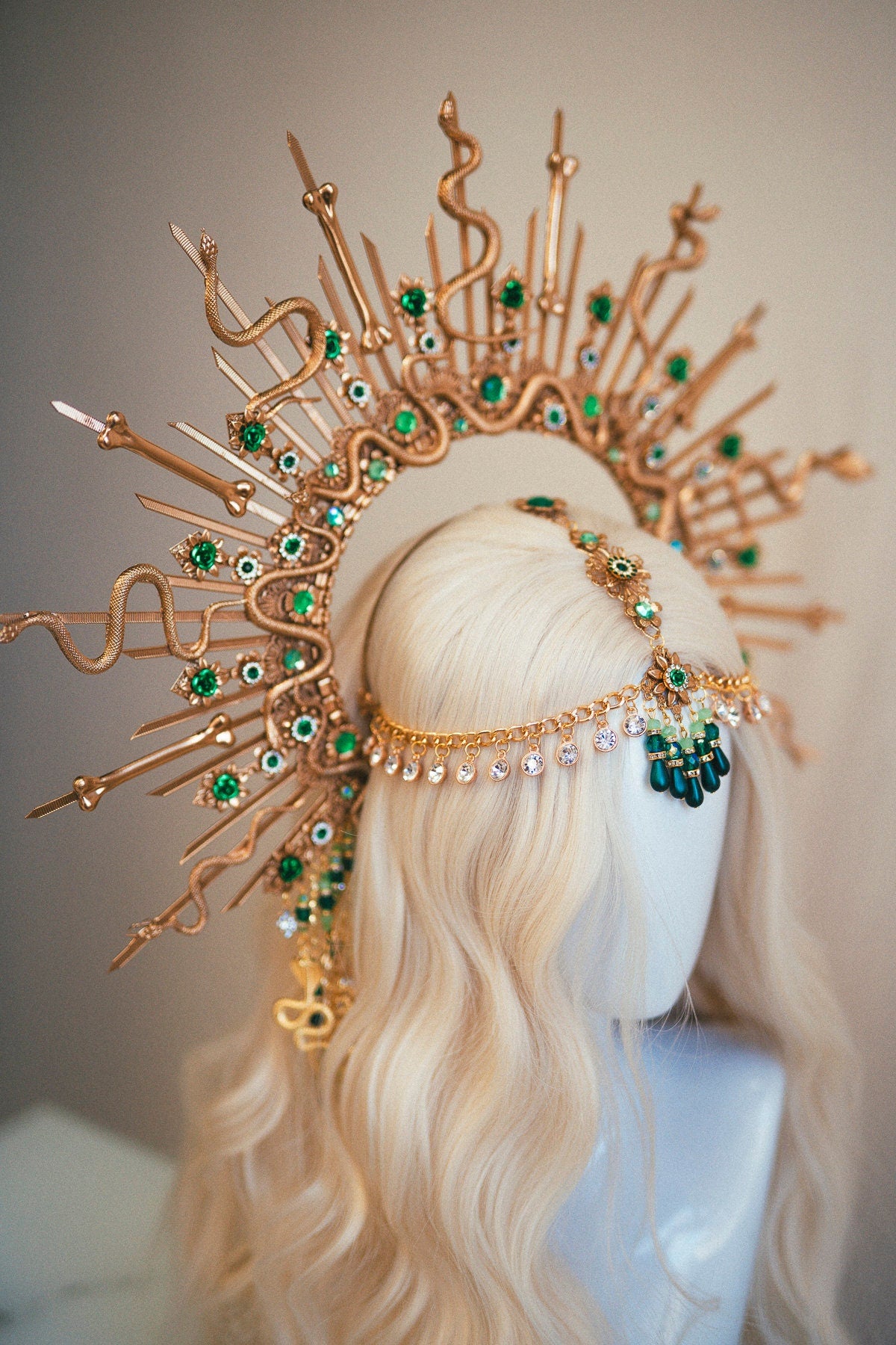 Medusa Halo Crown, Snake Goddess Tiara, Emerald Headpiece, Gold Costume Halo, Serpent Crown, Halloween Accessory, Fantasy Look, Ritual Wear