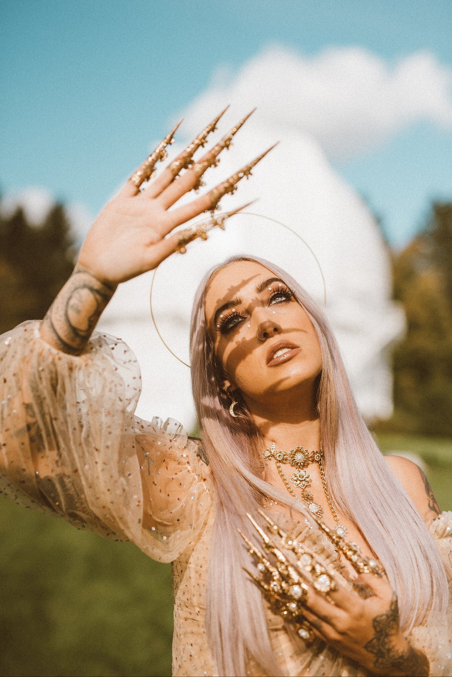 Gold halo crown, Bridal headpiece, Wedding crown, Fairy crown, Halloween, Bridal crown, Halo crown, Gold crown, Wedding hair accessories