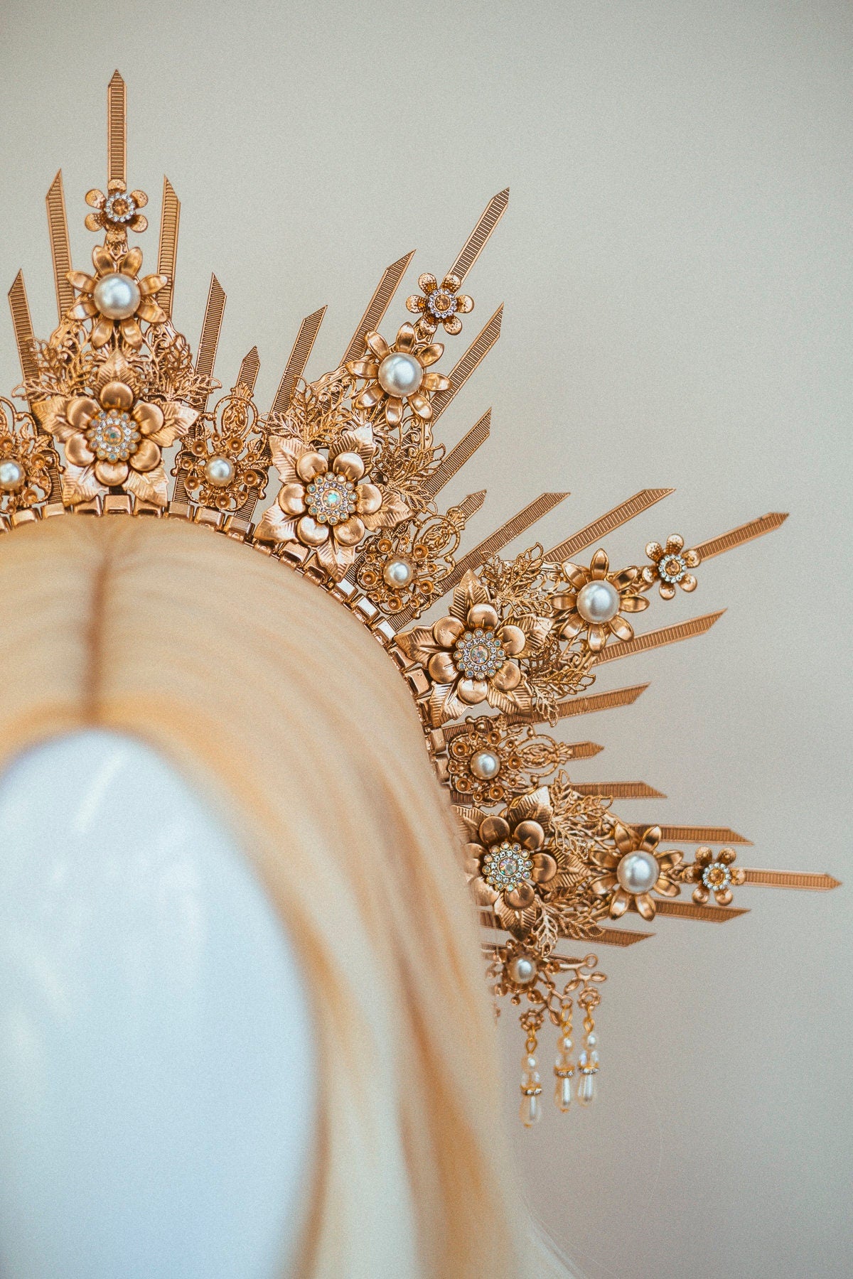 Gold Halo Crown, Celestial Goddess Headpiece, Festival Tiara, Luxury Bridal Halo, Maternity Photoshoot, Statement Crown, Divine Headpiece