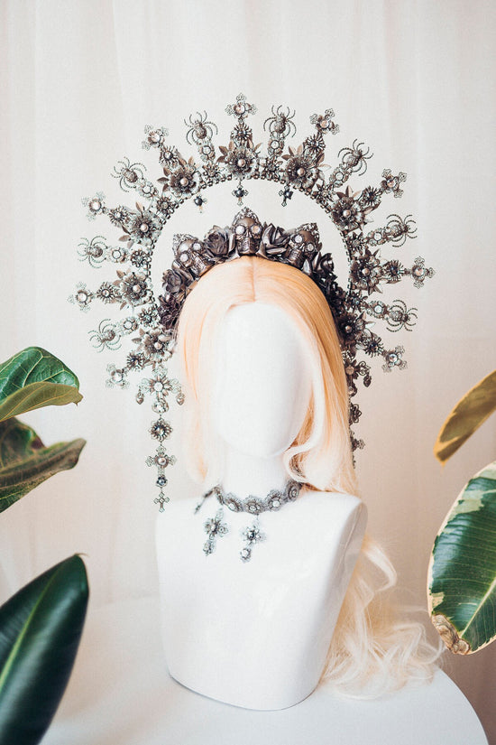 Silver Gothic Cross Halo Crown, Halloween Crown, Skull Headdress, Black Floral Crown, Dark Queen Costume, Gothic Tiara, Cosplay Crown