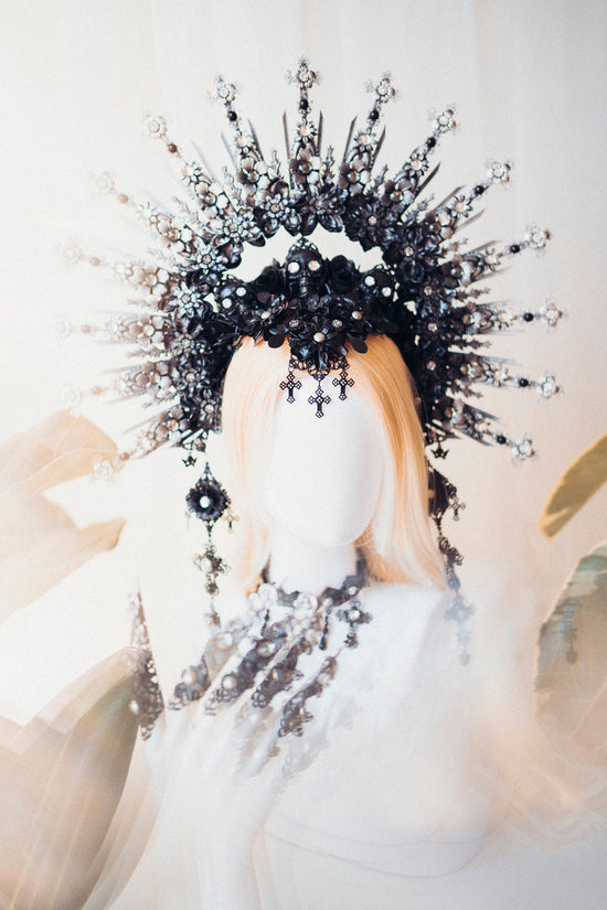 Black Skull Cross Halo Crown, Gothic Headpiece, Black Silver Flower Crown, Halloween Costume, Macabre Queen Tiara, Handcrafted Headband