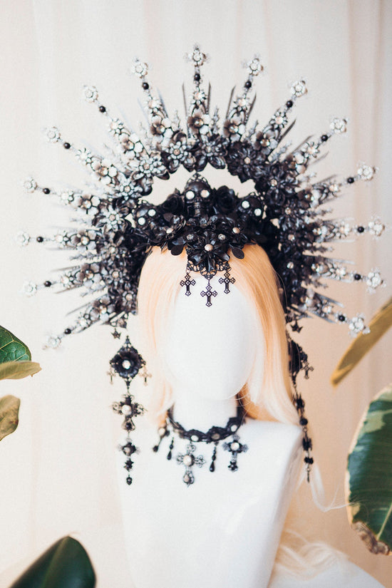 Black Skull Cross Halo Crown, Gothic Headpiece, Black Silver Flower Crown, Halloween Costume, Macabre Queen Tiara, Handcrafted Headband