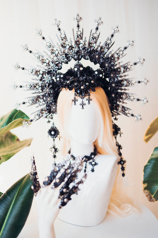 Black Skull Cross Halo Crown, Gothic Headpiece, Black Silver Flower Crown, Halloween Costume, Macabre Queen Tiara, Handcrafted Headband
