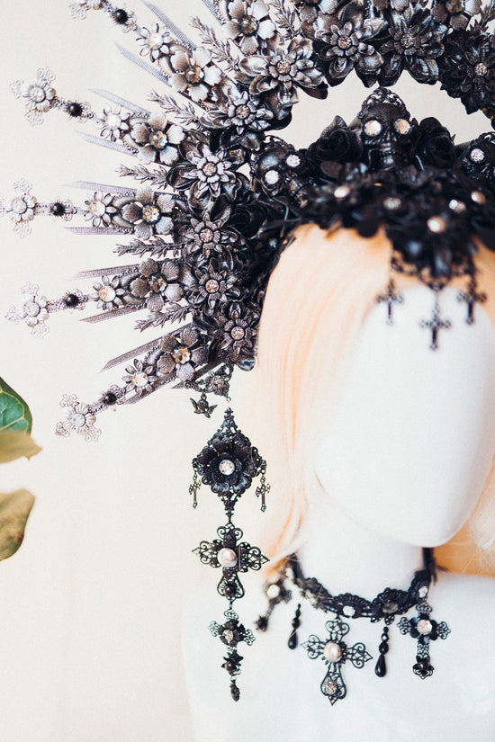 Gothic Cross Choker, Skull Necklace, Vampire Jewelry, Black Beaded Choker, Halloween Costume, Dark Queen Necklace, Baroque Witch Accessory