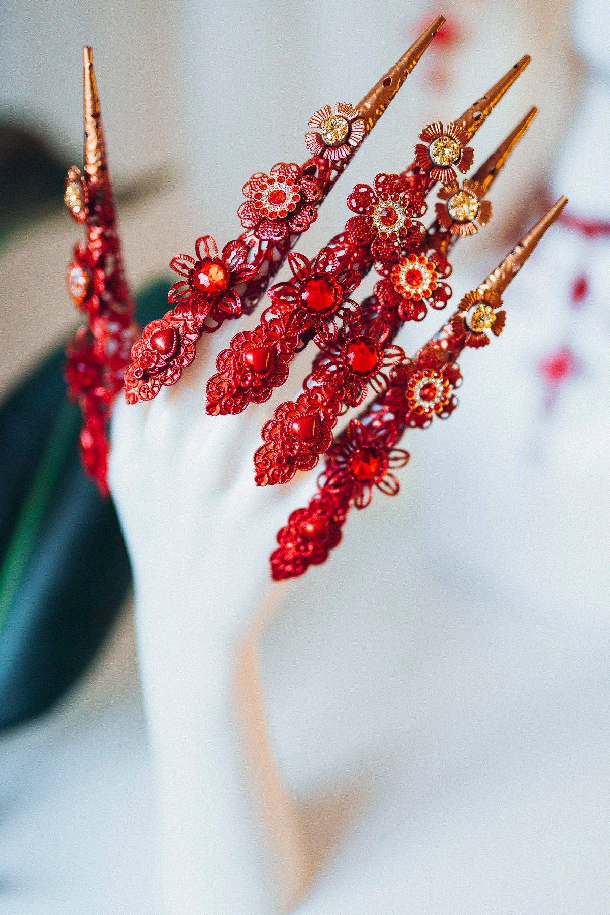 Red Finger Claw 1 piece, Paw up, Nails Jewellery, Red Finger Jewellery, Photo props, Red bracelet, Madonna Collection