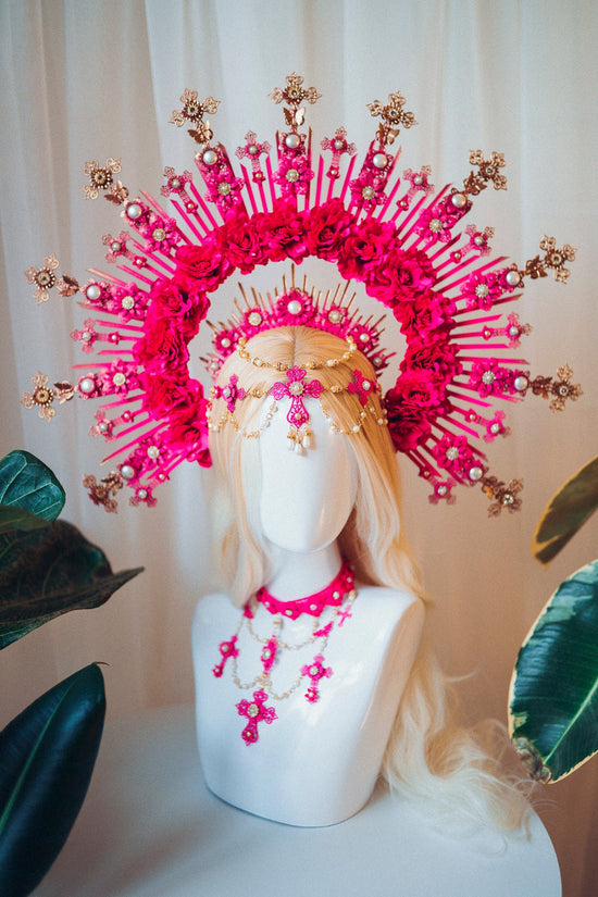 Gothic Barbie Crown, Pink Vampire Tiara, Dark Rose Headpiece, Halloween Headpiece, Pink Gothic Costume, Barbiecore Crown, Statement Halo