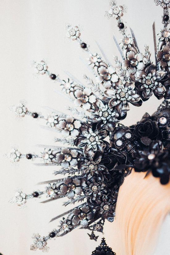 Black Skull Cross Halo Crown, Gothic Headpiece, Black Silver Flower Crown, Halloween Costume, Macabre Queen Tiara, Handcrafted Headband