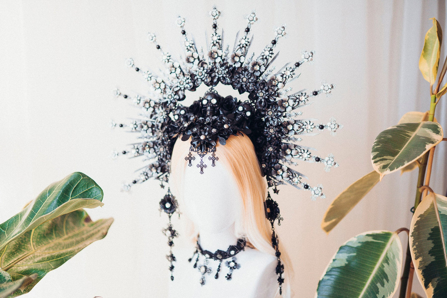 Gothic Cross Choker, Skull Necklace, Vampire Jewelry, Black Beaded Choker, Halloween Costume, Dark Queen Necklace, Baroque Witch Accessory