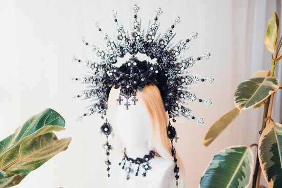 Gothic Cross Choker, Skull Necklace, Vampire Jewelry, Black Beaded Choker, Halloween Costume, Dark Queen Necklace, Baroque Witch Accessory