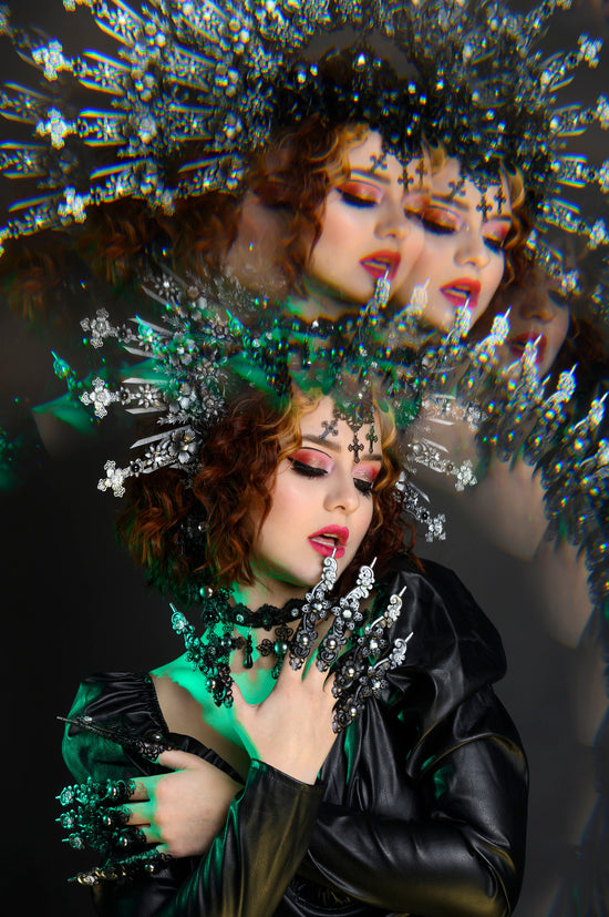 Black Skull Cross Halo Crown, Gothic Headpiece, Black Silver Flower Crown, Halloween Costume, Macabre Queen Tiara, Handcrafted Headband