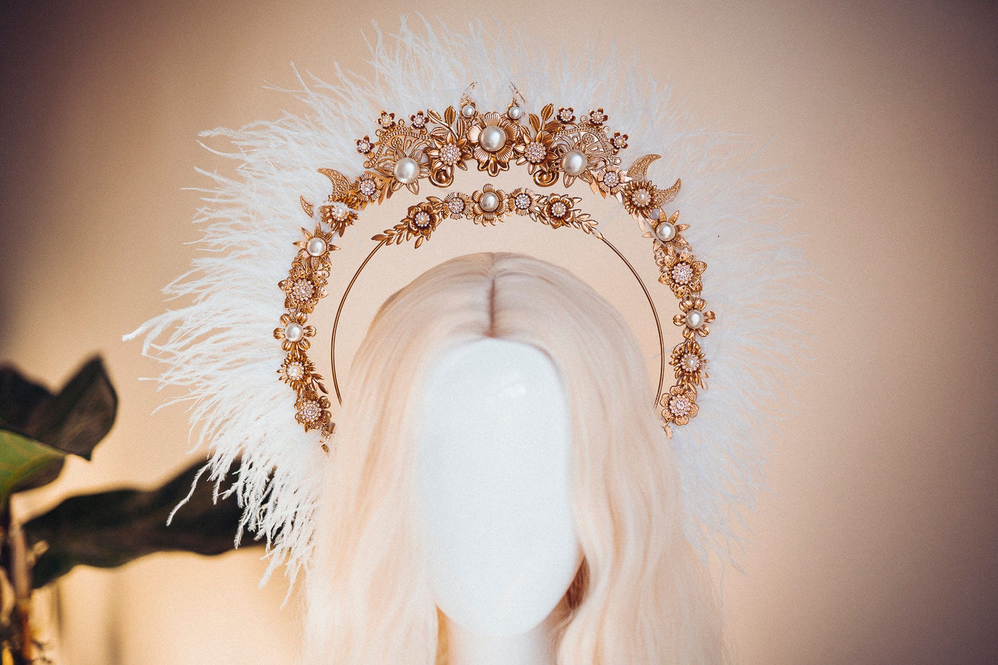 White Goddess Halo Crown, Festival Feather Headpiece, Boho Pearl Costume Tiara, Burning Man Bridal Crown, Celestial Headdress