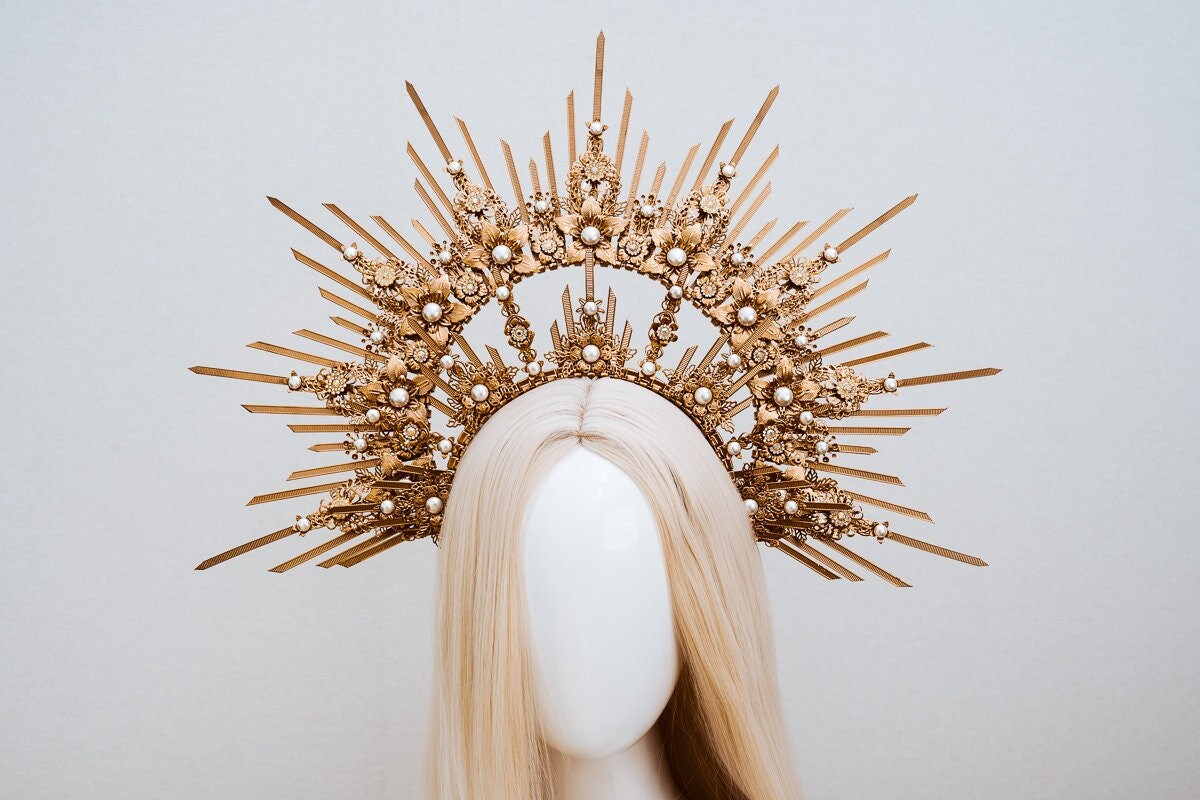 Golden Sun Halo Crown, Celestial Bridal Tiara, Sacred Goddess Headpiece, Pearl Festival Headdress, Divine Sunburst Crown, Regal Halo