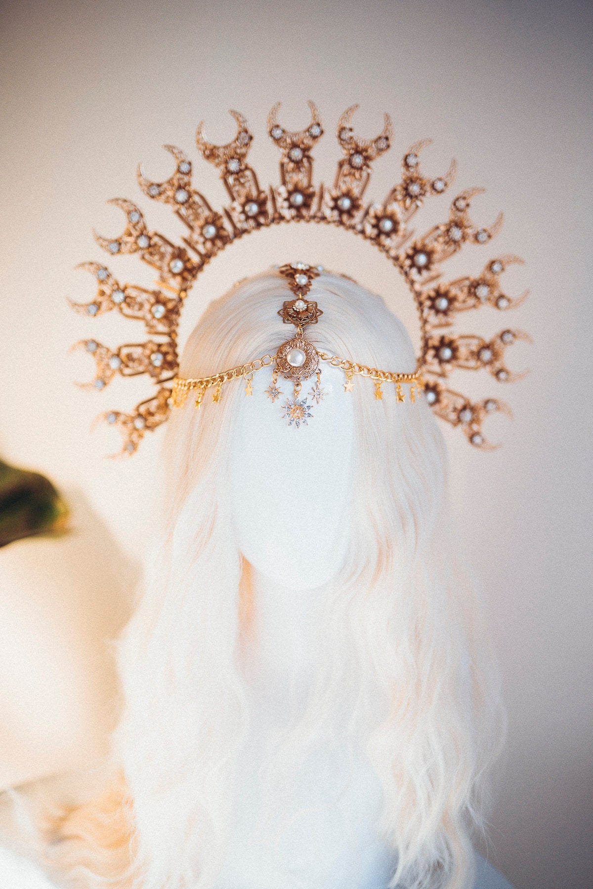 Moon Goddess Crown, Celestial Halo, Gold Crescent Crown, Bridal Halo, Festival Headpiece, Mystic Moon Tiara, Astrology Crown, Bohemian Halo