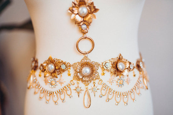 White Festival Harness, Boho Body Harness, Burning Man Outfit Harness, White Statement Body Jewelry, Boho Goddess Festival Wear