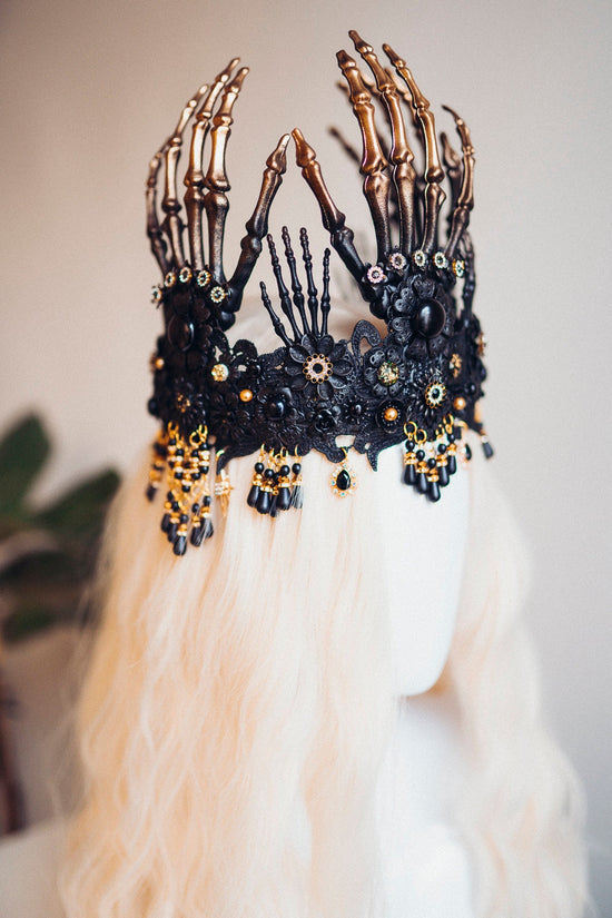 Gold Skeleton Crown, Gothic Skull Headdress, Halloween Costume, Dark Queen Tiara, Witch Headpiece, Spooky Look, Macabre Accessories