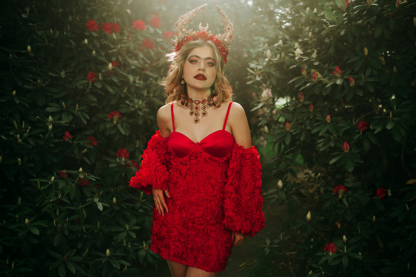 Taurus Horn Crown, Red Rose Headdress, Celestial Bull Halo, Floral Goddess Headpiece, Gold Horns Crown, Zodiac Festival Costume Accessory