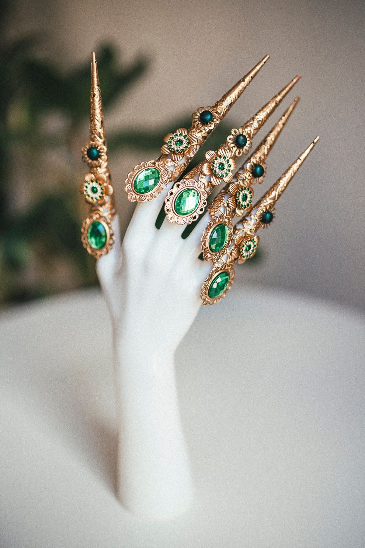 Gold Finger Claw 1 piece, Gold Bracelet, Nails Jewellery, Halloween, Gold Fingers, Sugar skull, Photo props, Zodiac