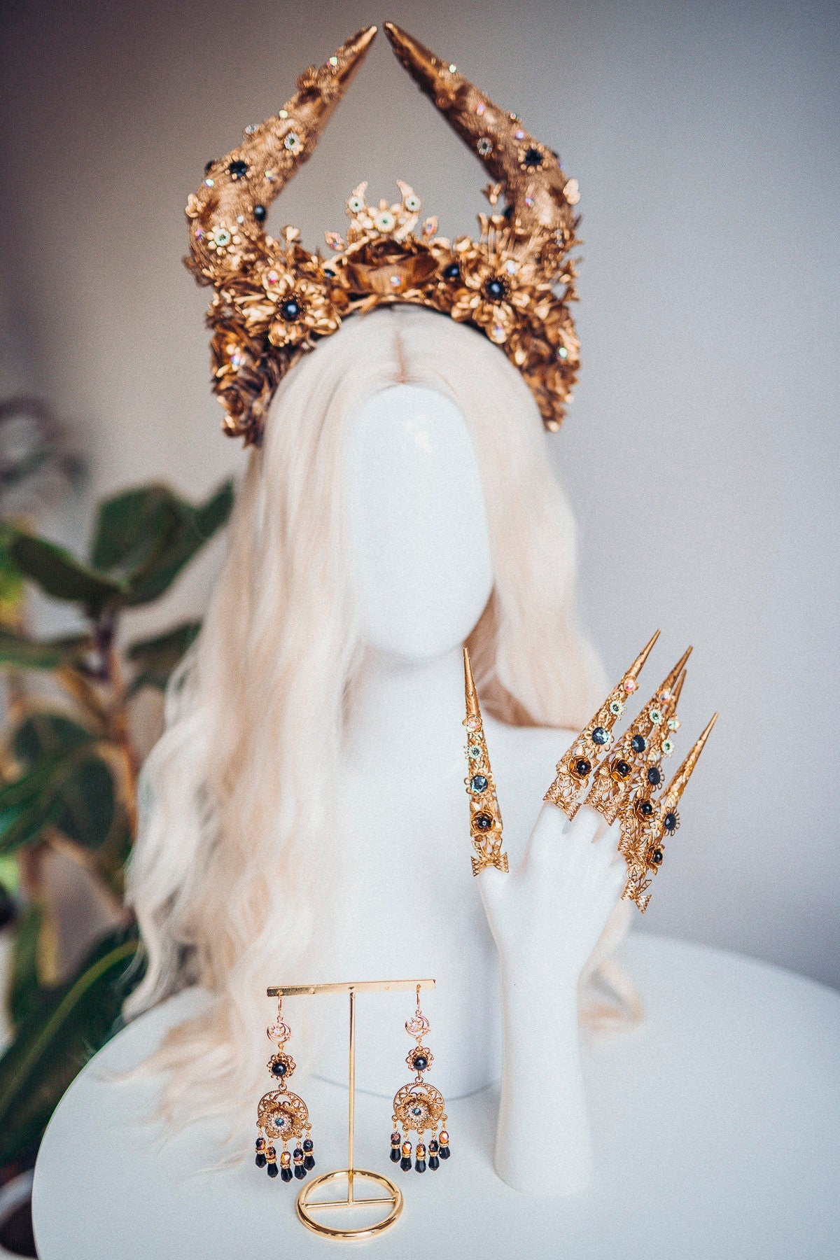 Gold Finger Claw 1 piece, Gold Bracelet, Nails Jewellery, Halloween, Paw up, Sugar skull, Photo props, Zodiac Sign, Ring