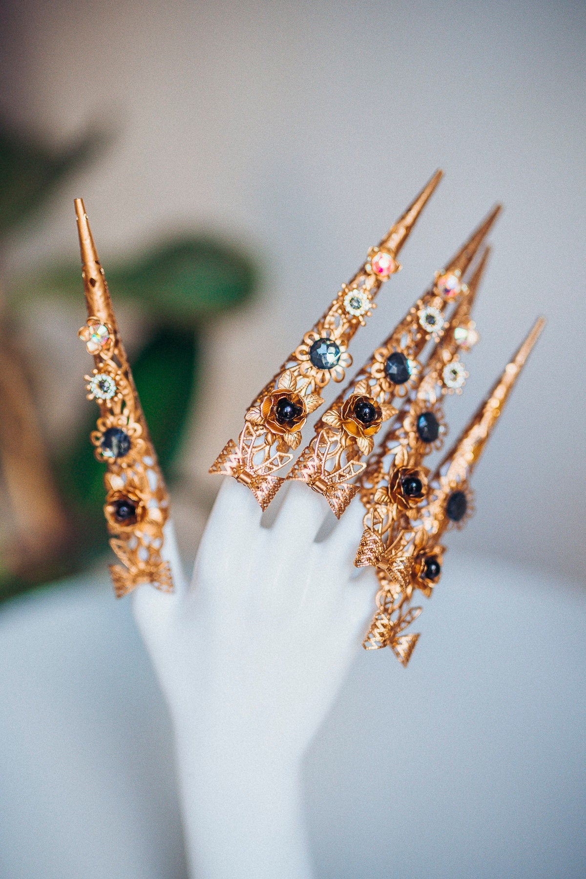 Gold Finger Claw 1 piece, Gold Bracelet, Nails Jewellery, Halloween, Paw up, Sugar skull, Photo props, Zodiac Sign, Ring