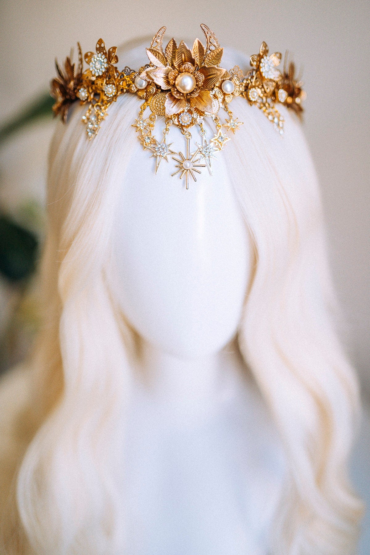 Celestial Silver Flower Tiara, Boho Bridal Crown, Goddess Wedding Headpiece, Pearl Fantasy Tiara, Handmade Star Crown