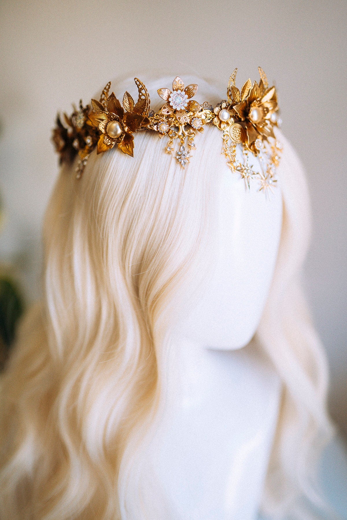 Celestial Star Crown, Gold Silver Tiara, Moon Goddess Headpiece, Boho Bridal Halo, Festival Wedding Crown, Mystic Bridal Tiara, Pearl Tiara