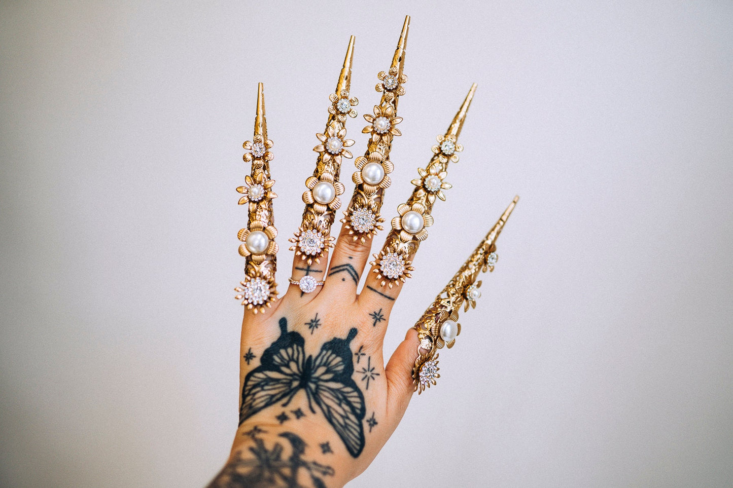 Gold Finger Jewellery 1 piece, Gold Bracelet, Nails Jewellery, Halloween, Filigree Jewellery, Sugar skull, Photo props, Finger Claws,Wedding