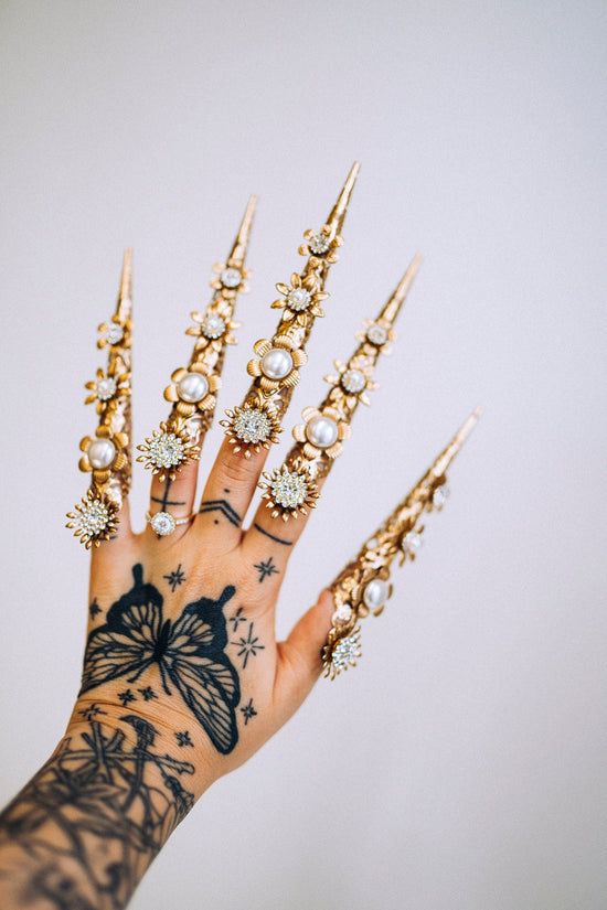 Gold Finger Jewellery 1 piece, Gold Bracelet, Nails Jewellery, Halloween, Filigree Jewellery, Sugar skull, Photo props, Finger Claws,Wedding