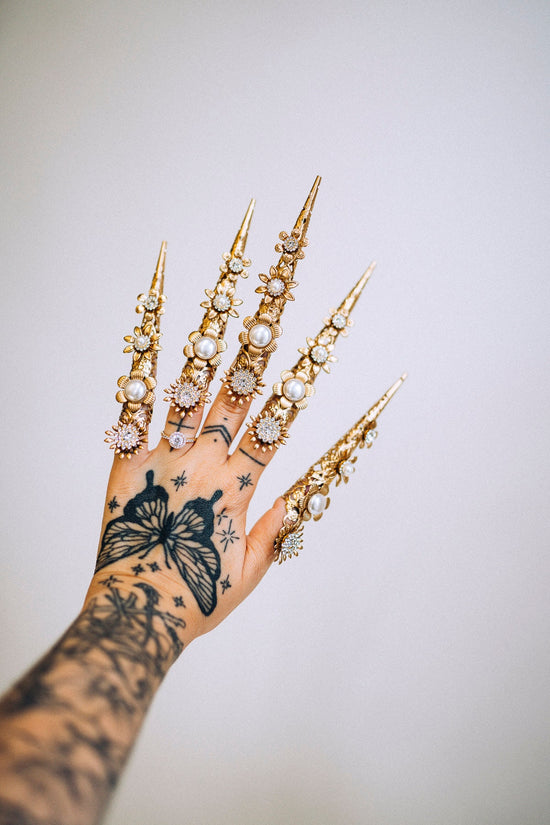 Gold Finger Jewellery 1 piece, Gold Bracelet, Nails Jewellery, Halloween, Filigree Jewellery, Sugar skull, Photo props, Finger Claws,Wedding