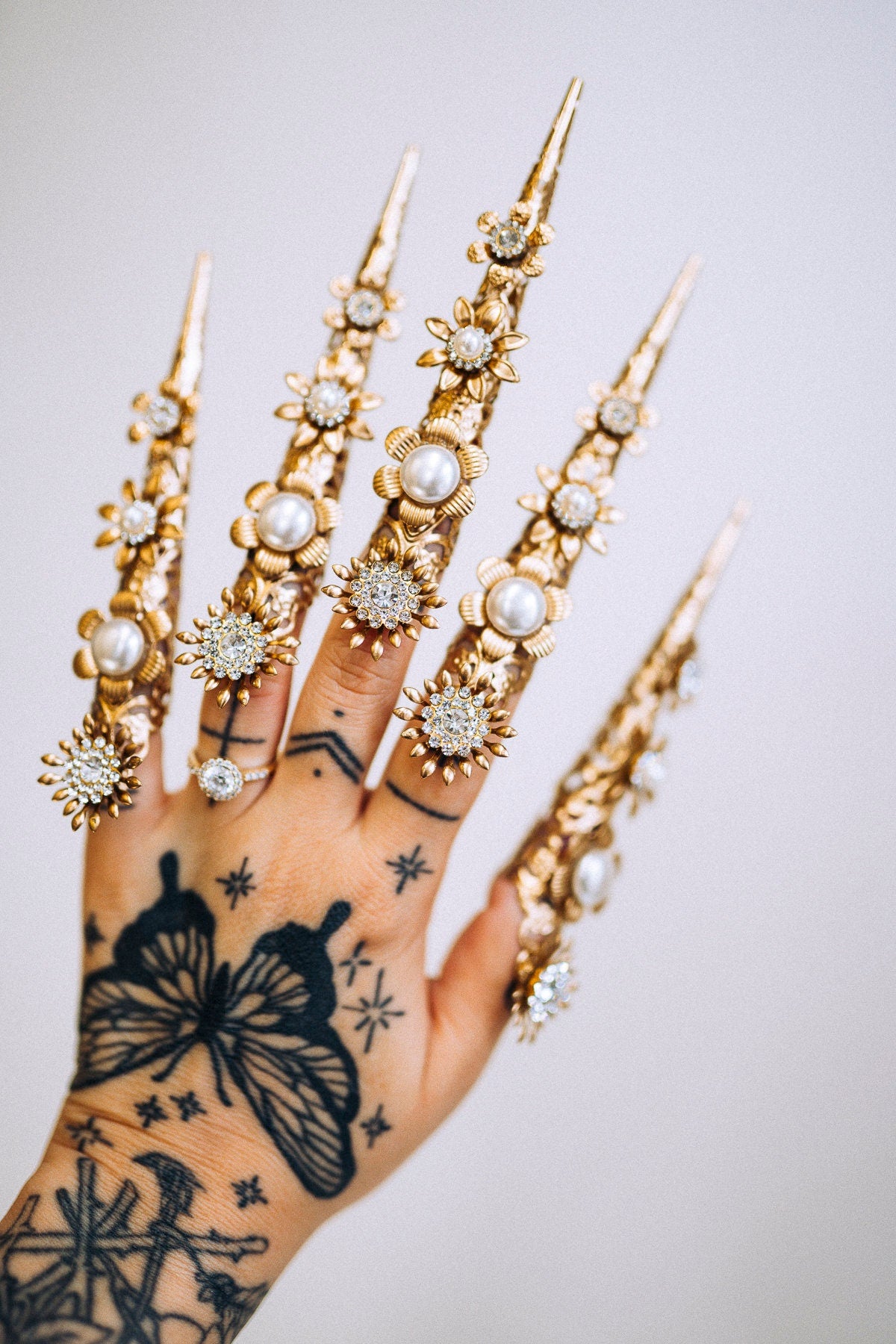 Gold Finger Jewellery 1 piece, Gold Bracelet, Nails Jewellery, Halloween, Filigree Jewellery, Sugar skull, Photo props, Finger Claws,Wedding