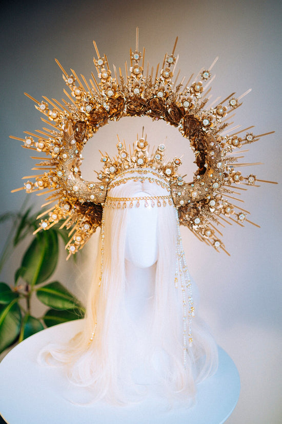 Taurus Halo Crown, Majestic Horn Headdress, Zodiac Goddess Headpiece, Celestial Festival Crown, Pearl Gold Statement Costume Accessory