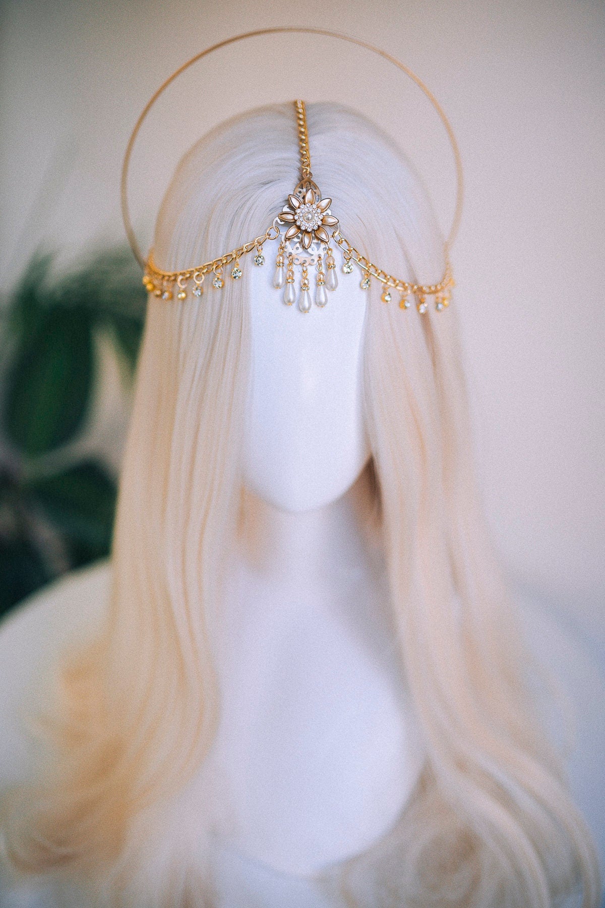 Golden Halo Bridal Crown, Wedding Headpiece, Celestial Tiara, Pearl Halo Crown, Goddess Bridal Accessory, Gold Bridal Hairpiece, Headband