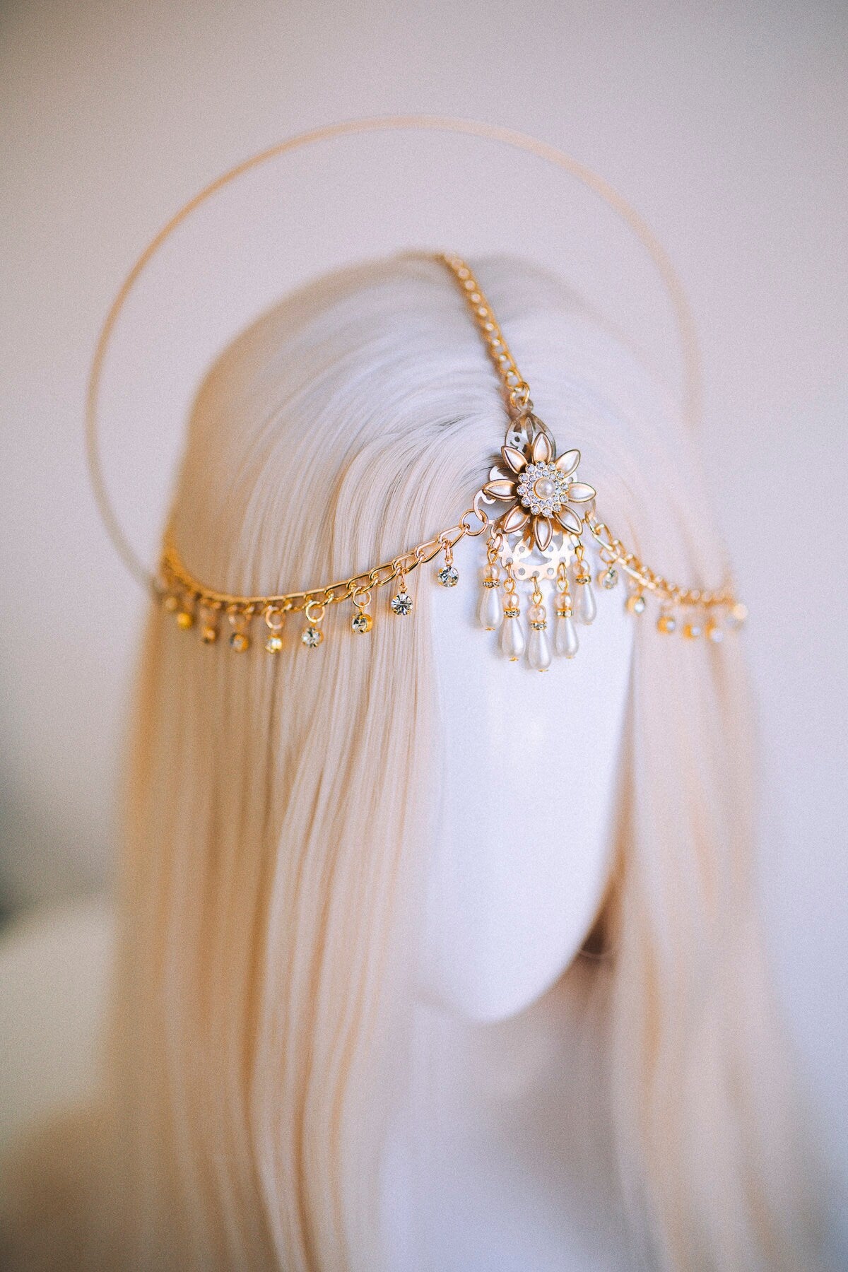 Golden Halo Bridal Crown, Wedding Headpiece, Celestial Tiara, Pearl Halo Crown, Goddess Bridal Accessory, Gold Bridal Hairpiece, Headband