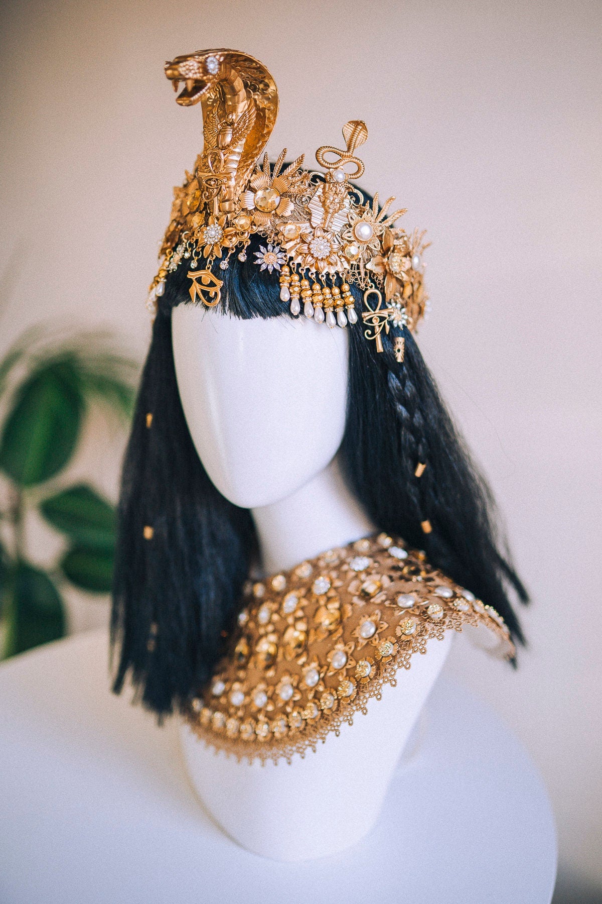 Gold Cleopatra crown and necklace