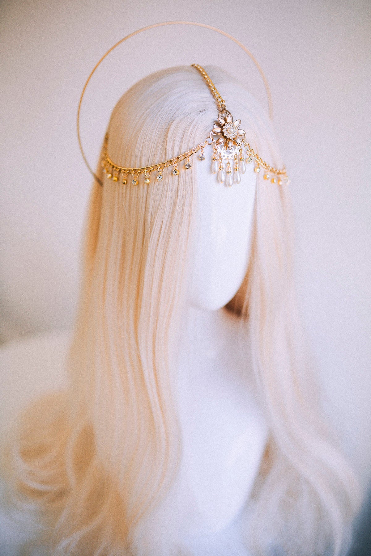 Golden Halo Bridal Crown, Wedding Headpiece, Celestial Tiara, Pearl Halo Crown, Goddess Bridal Accessory, Gold Bridal Hairpiece, Headband