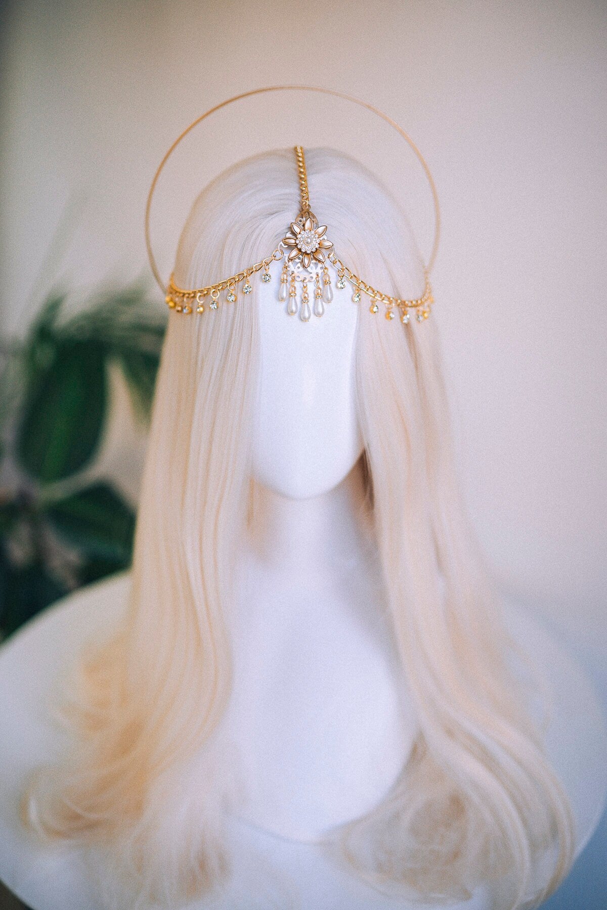 Golden Halo Bridal Crown, Wedding Headpiece, Celestial Tiara, Pearl Halo Crown, Goddess Bridal Accessory, Gold Bridal Hairpiece, Headband