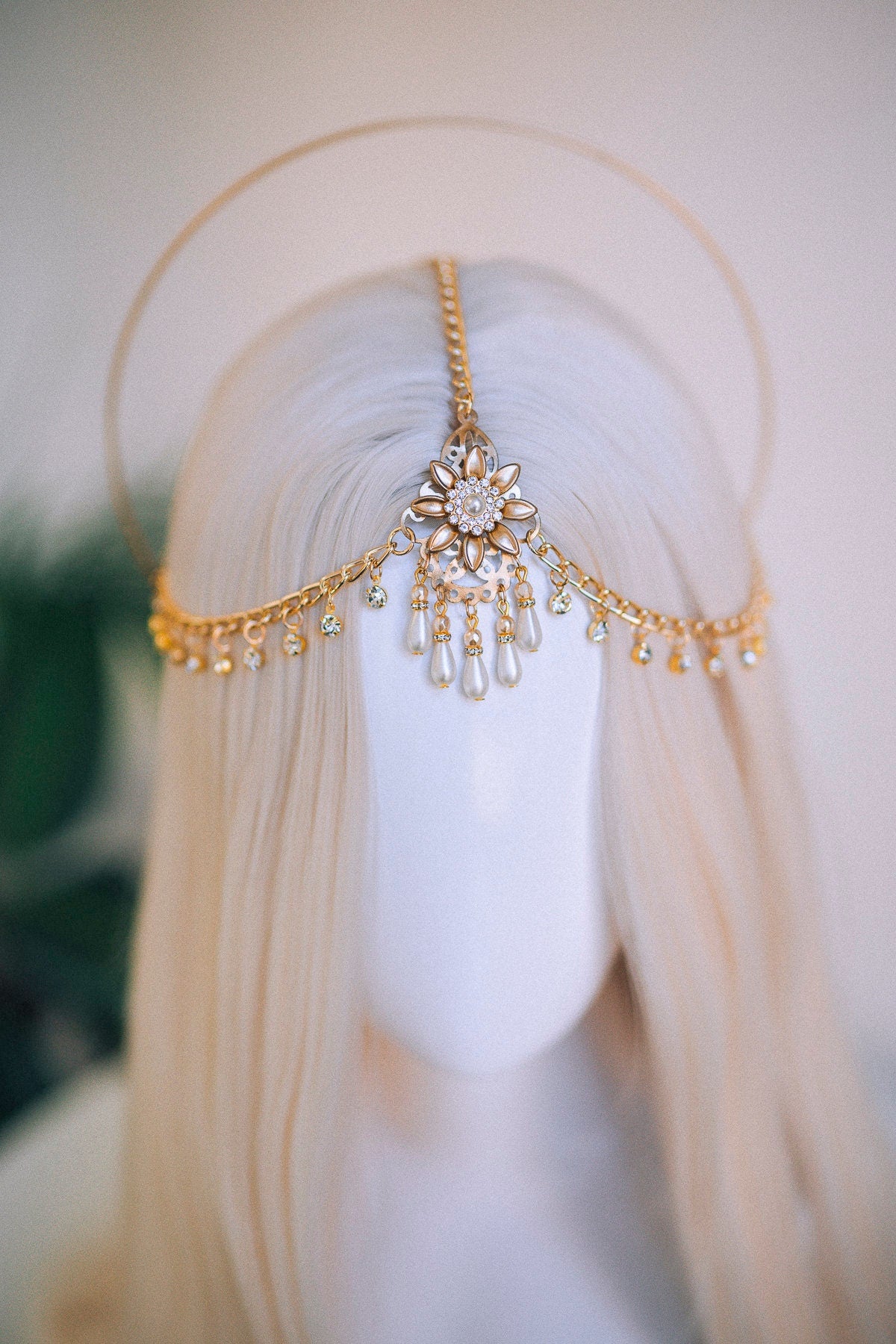 Golden Halo Bridal Crown, Wedding Headpiece, Celestial Tiara, Pearl Halo Crown, Goddess Bridal Accessory, Gold Bridal Hairpiece, Headband