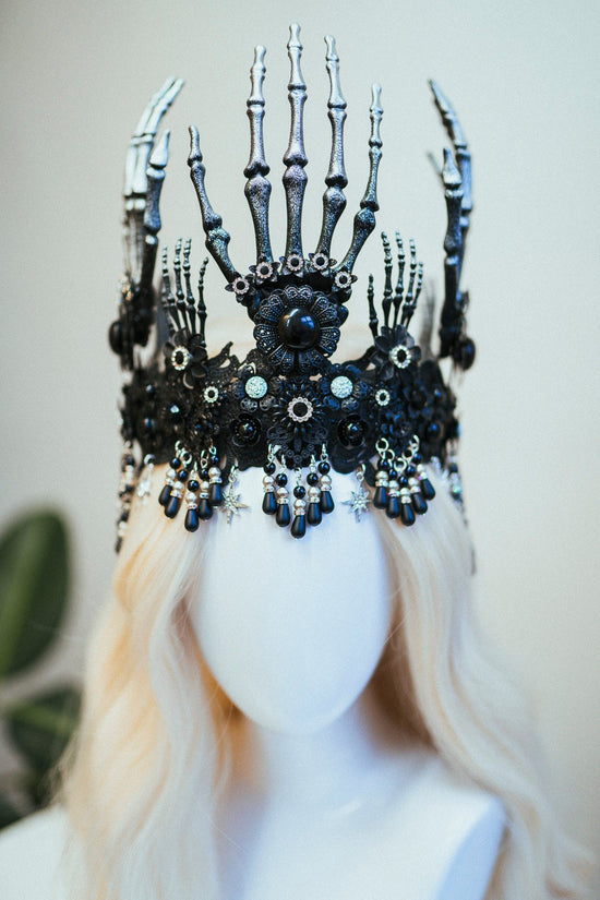 Skeleton Hands Crown, Gothic Black Headdress, Halloween Costume, Spooky Headpiece, Skull Tiara, Witch Crown, Dark Queen Look