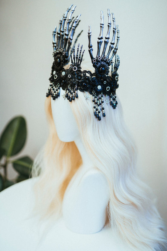 Skeleton Hands Crown, Gothic Black Headdress, Halloween Costume, Spooky Headpiece, Skull Tiara, Witch Crown, Dark Queen Look
