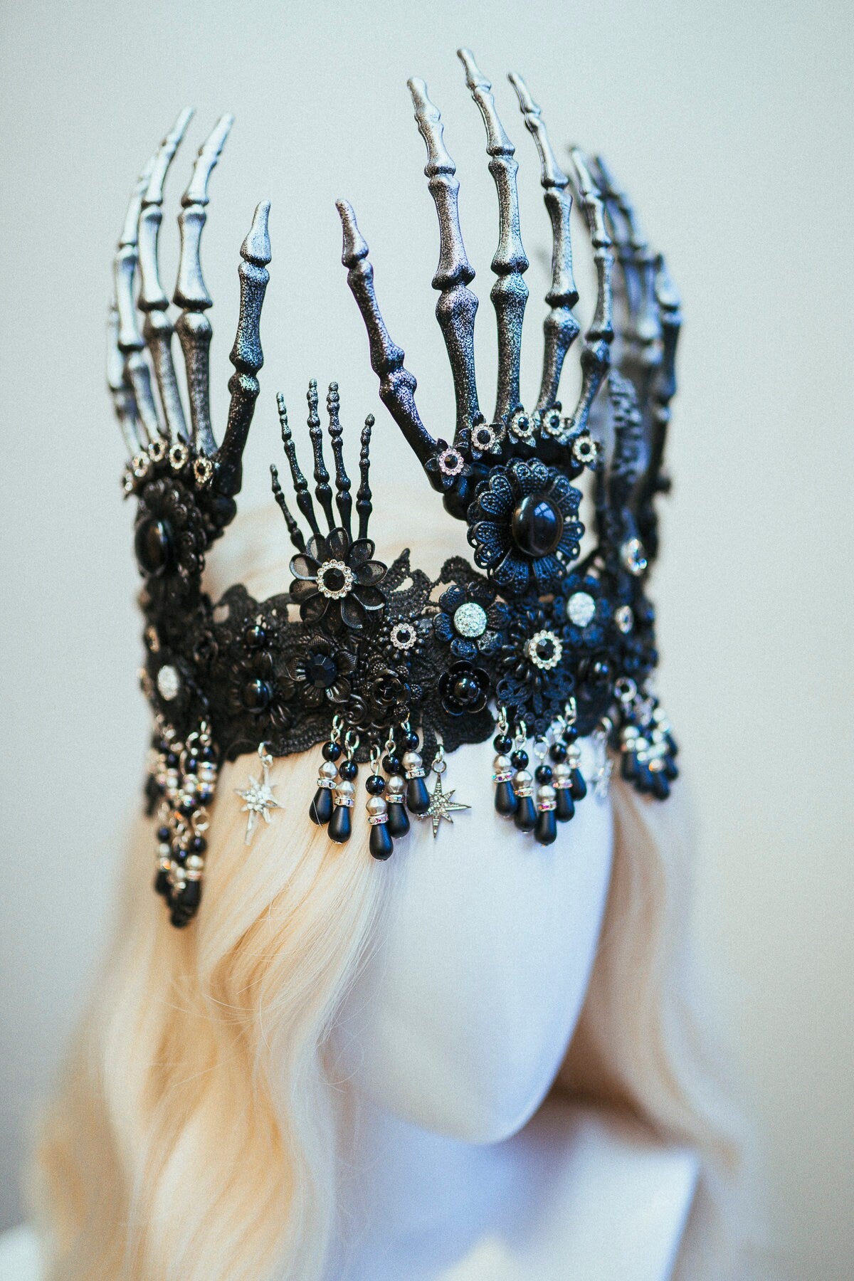 Skeleton Hands Crown, Gothic Black Headdress, Halloween Costume, Spooky Headpiece, Skull Tiara, Witch Crown, Dark Queen Look