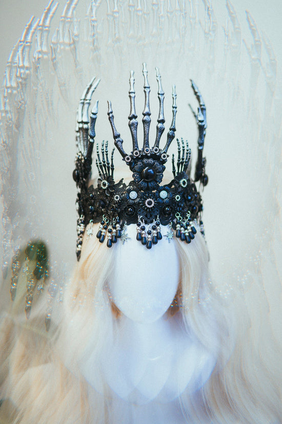 Skeleton Hands Crown, Gothic Black Headdress, Halloween Costume, Spooky Headpiece, Skull Tiara, Witch Crown, Dark Queen Look