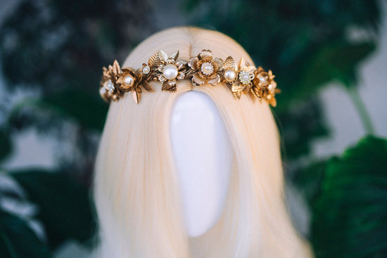Golden Floral Crown, Wedding Flower Tiara, Boho Gold Headpiece, Pearl Bridal Crown, Handmade Goddess Halo, Rustic Bride Crown, Garden Tiara