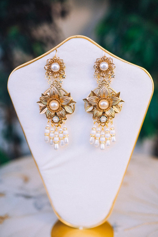Romantic Flower earrings Gold earrings Celestial Earrings Floral earrings Jewellery Wedding accessories Festival fashion Bridal earrings